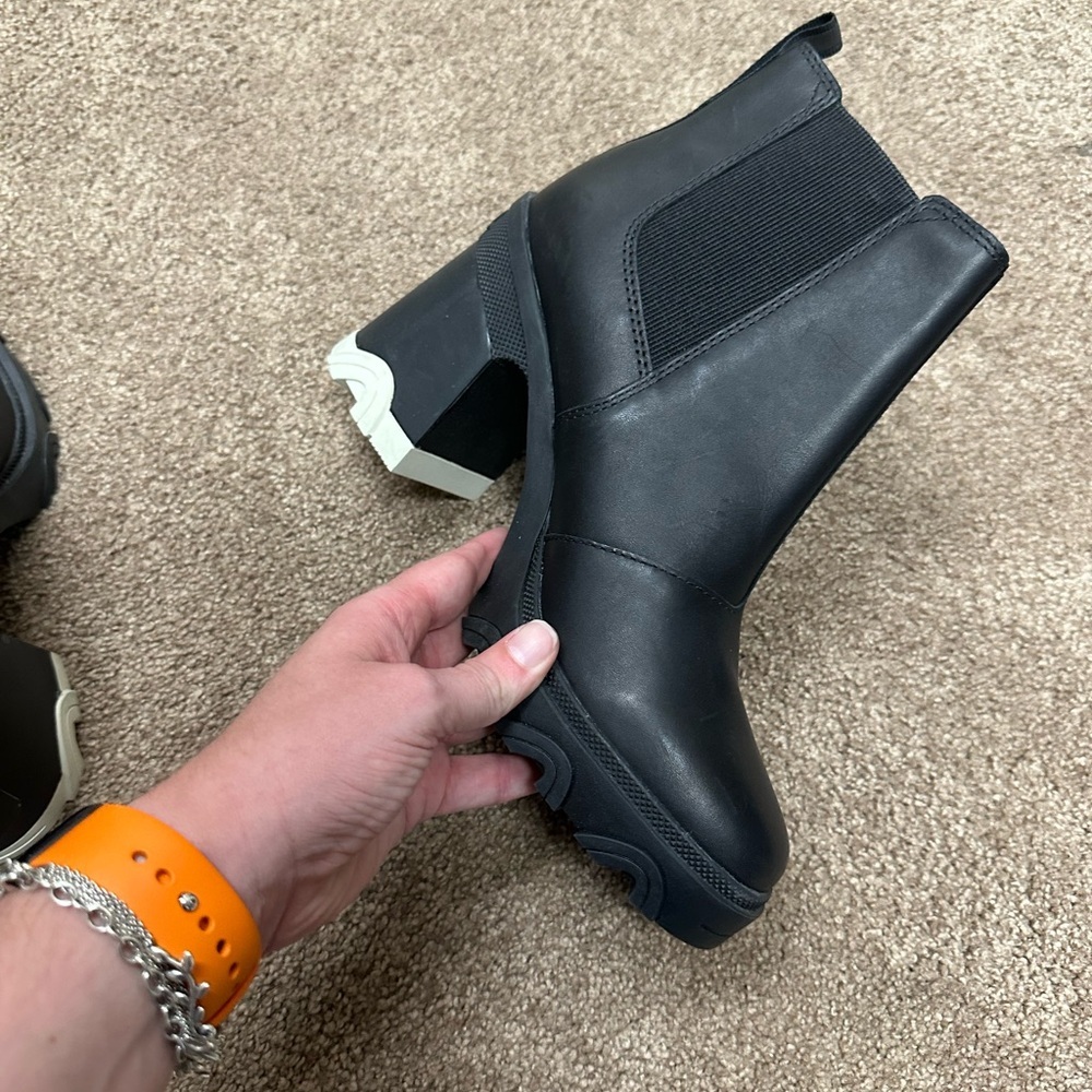 Sorel Black Ankle Booties - Picture 6 of 7